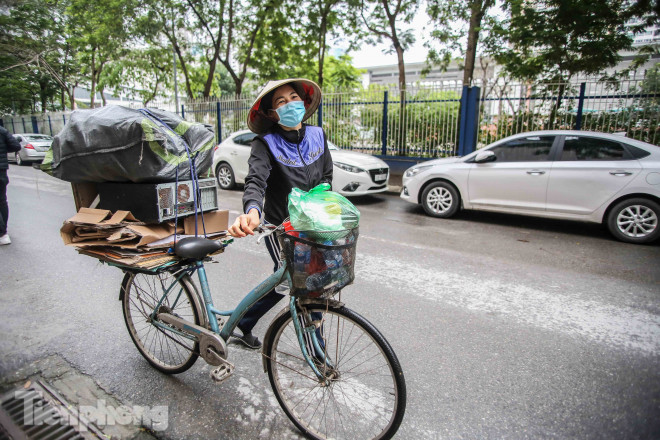 Sau &#34;ATM gạo&#34;, Hà Nội có thêm &#34;siêu thị 0 đồng&#34; dành cho người nghèo chống Covid-19 - 16