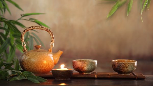 Cố tình pha trà bằng nước ấm, hòa thượng già chỉ cho chàng trai 1 đạo lý, giúp rũ bỏ hết muộn phiền, bất mãn với cuộc sống Cố tình pha trà bằng nước ấm, hòa thượng già chỉ cho chàng trai 1 đạo lý, giúp rũ bỏ hết muộn phiền, bất mãn với cuộc sống