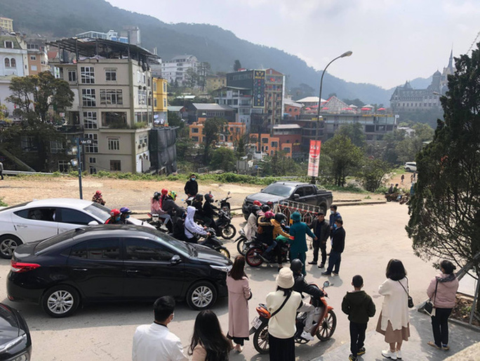 Lực lượng chức năng tạm thời phong tỏa thị trấn Tam Đảo, Vĩnh Phúc - Ảnh: CTV Lực lượng chức năng tạm thời phong tỏa thị trấn Tam Đảo, Vĩnh Phúc - Ảnh: CTV