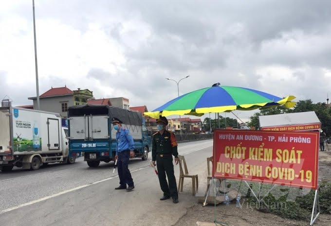 3 thanh niên Hải Phòng thông chốt kiểm dịch sang Hải Dương để tìm phòng hát