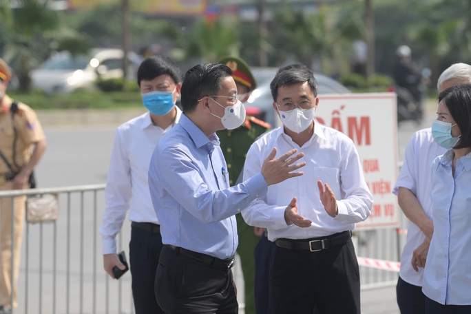 Ổ dịch Bệnh viện K còn phức tạp hơn hơn tại Bệnh viện Bệnh nhiệt đới Trung ương, hơn 5.000 người liên quan - Ảnh 2. Ổ dịch Bệnh viện K còn phức tạp hơn hơn tại Bệnh viện Bệnh nhiệt đới Trung ương, hơn 5.000 người liên quan - Ảnh 2.