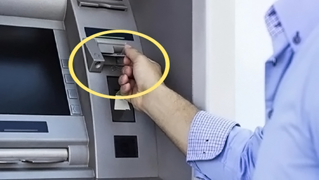Cách xử lý khi rút tiền ở cây ATM chẳng may bị nuốt thẻ