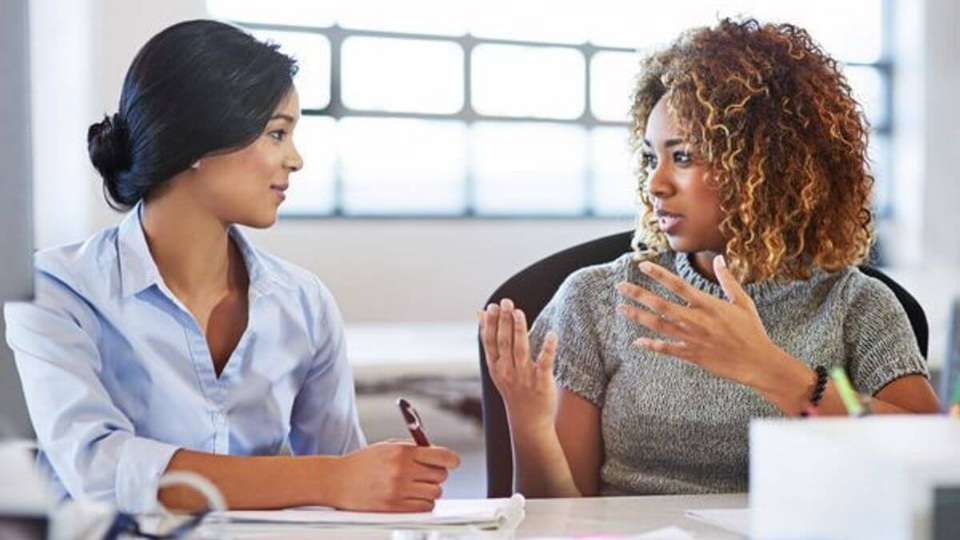 Nếu ai đó liên tục hỏi thăm 4 thông tin này, bạn nhất định phải cẩn thận, kẻo bị lợi dụng mà không hay - Ảnh minh họa 1