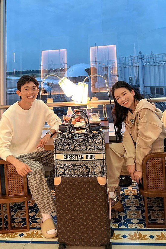 "Búp bê làng chà đĩa" DJ Mie chăm mặc "thoáng đãng" hậu chia tay Hồng Thanh - 2